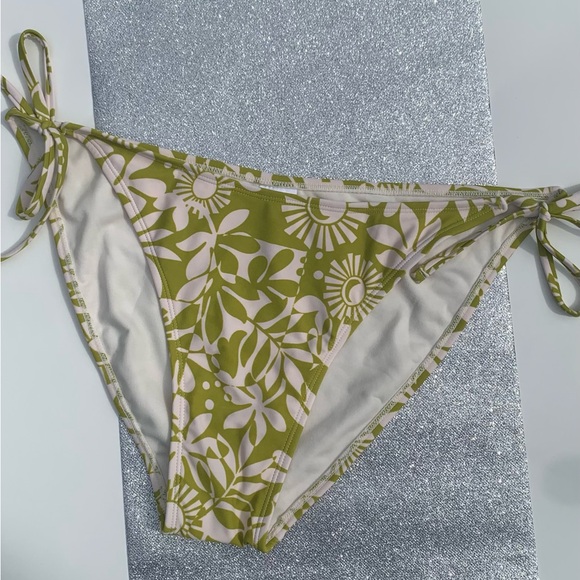 wild fable Other - Wild Fable Green and White Floral Bikini Bottom